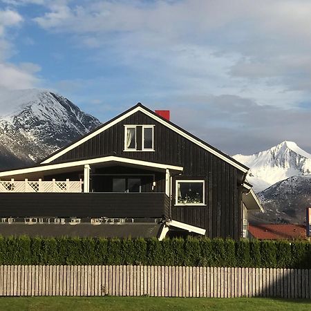 Villa Åndalsnes Kültér fotó