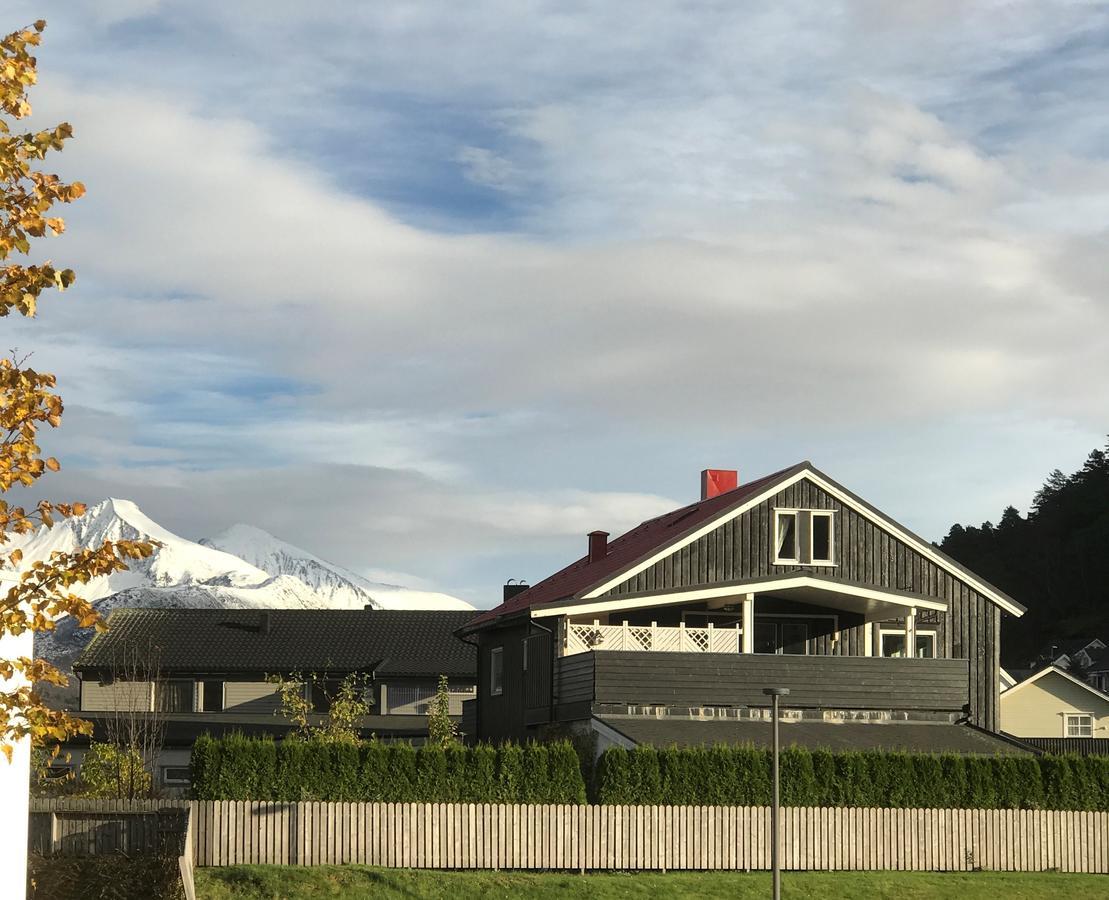 Villa Åndalsnes Kültér fotó