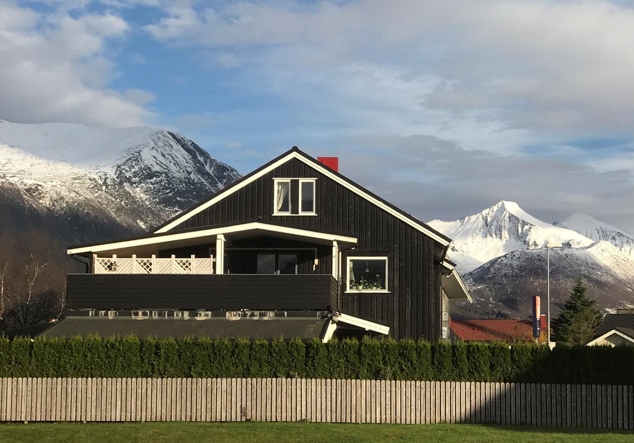 Villa Åndalsnes Kültér fotó